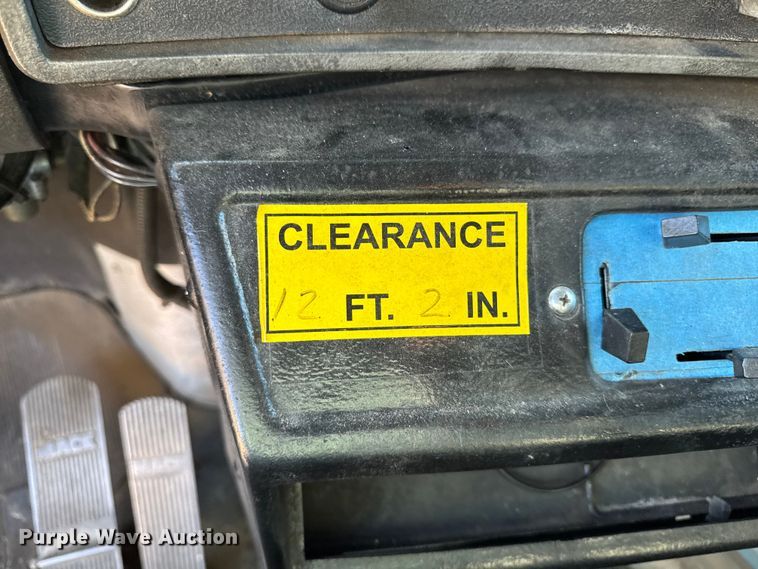 image for item EA2004 1996 Mack RB690S crane truck