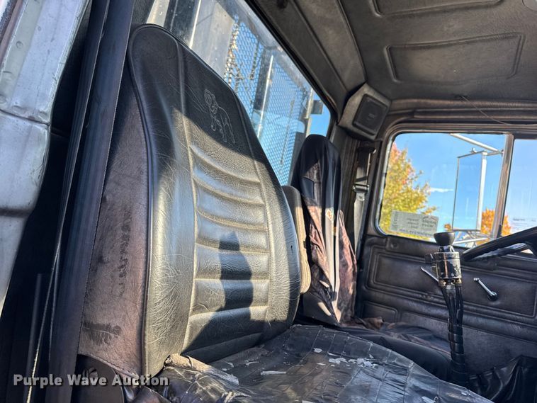 image for item EA2004 1996 Mack RB690S crane truck