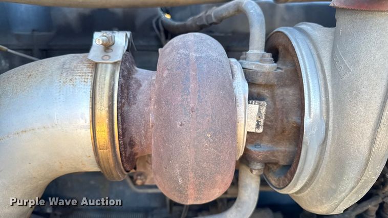 image for item EA2004 1996 Mack RB690S crane truck