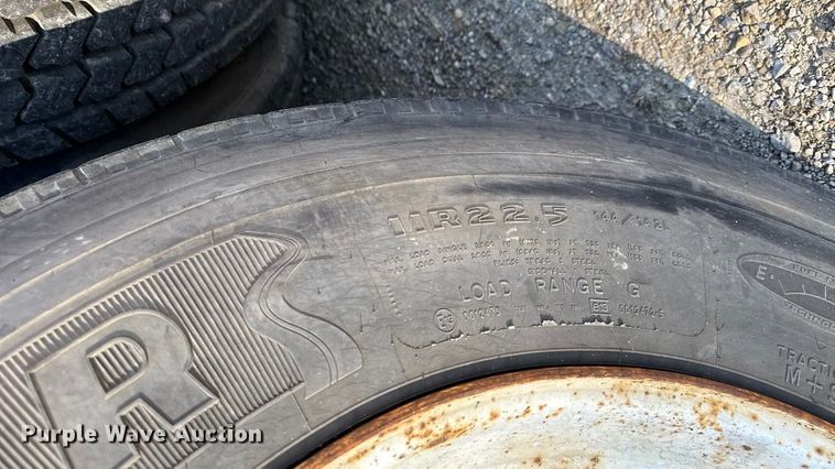 image for item EA2004 1996 Mack RB690S crane truck