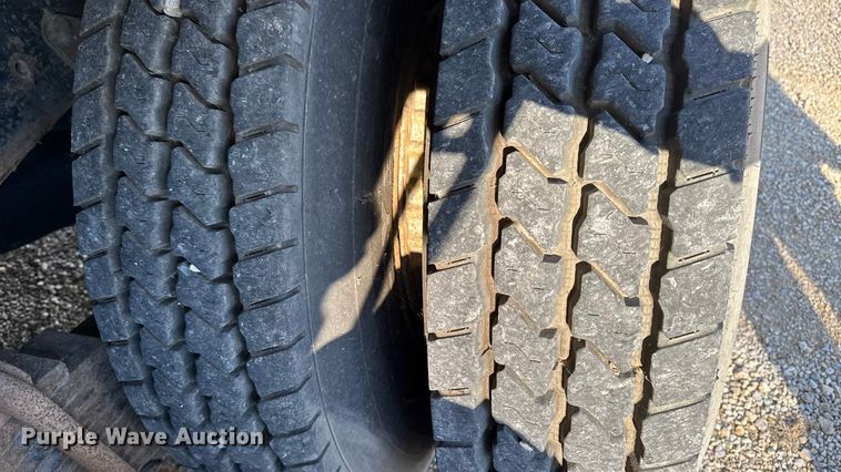 image for item EA2004 1996 Mack RB690S crane truck