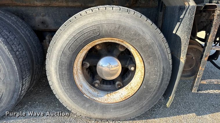 image for item EA2004 1996 Mack RB690S crane truck