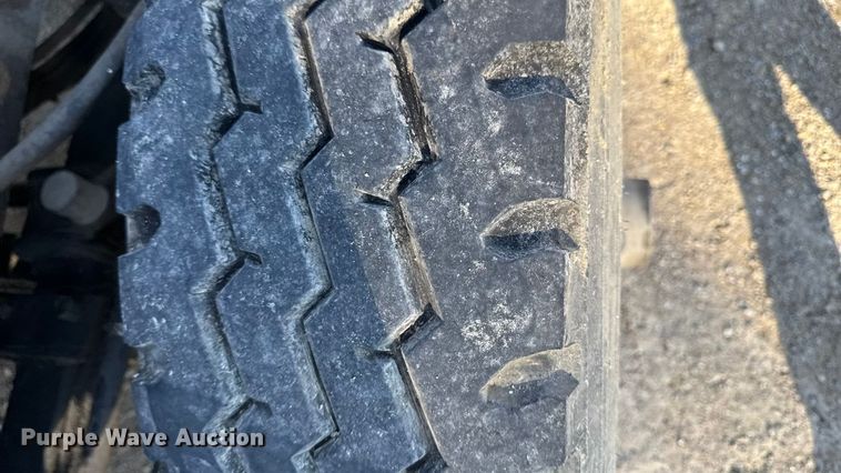 image for item EA2004 1996 Mack RB690S crane truck