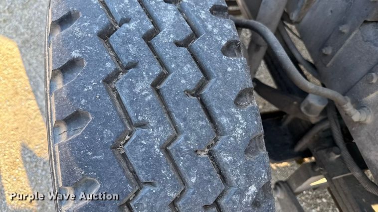 image for item EA2004 1996 Mack RB690S crane truck