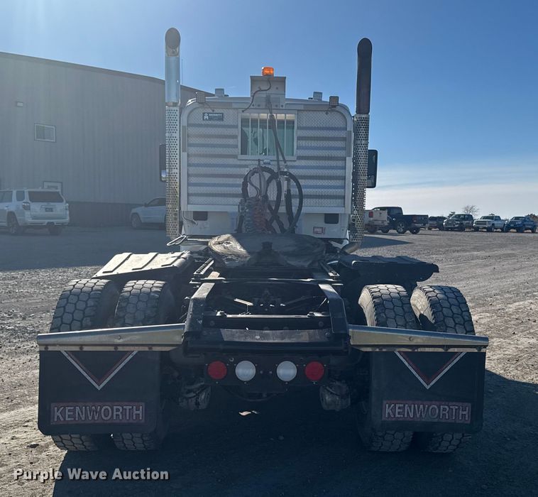 image for item EA2025 2020 Kenworth T880 semi truck