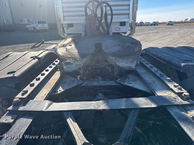 image for item EA2025 2020 Kenworth T880 semi truck