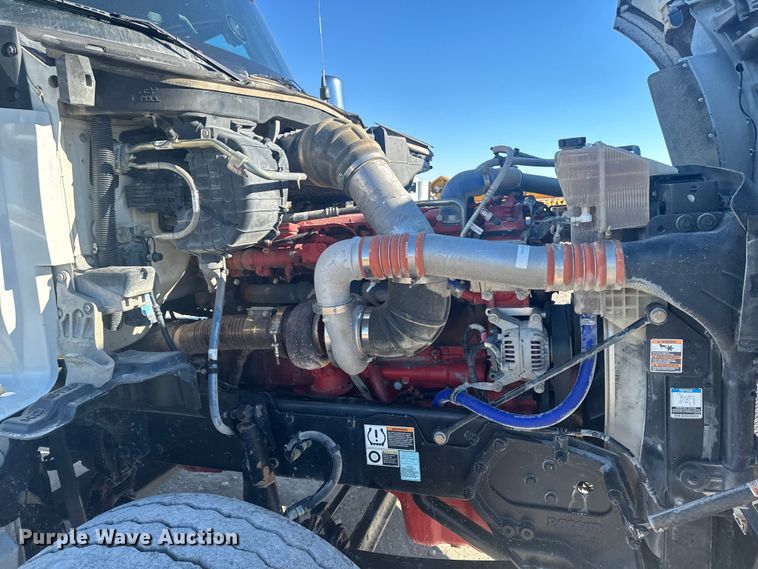 image for item EA2025 2020 Kenworth T880 semi truck