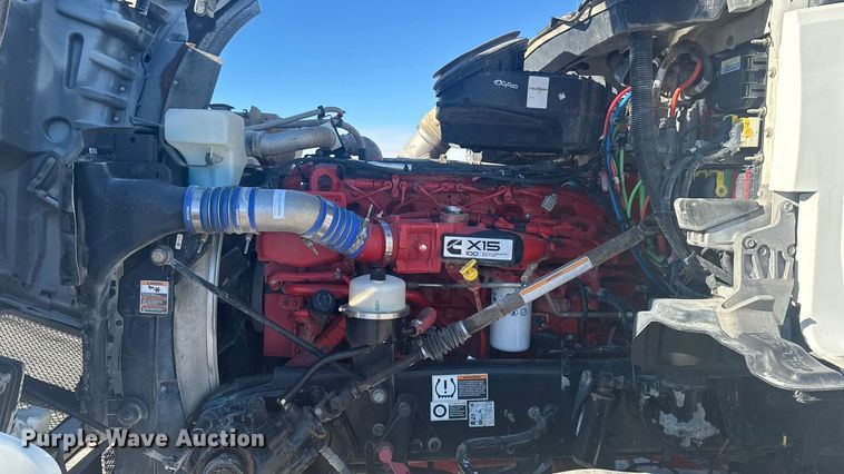 image for item EA2025 2020 Kenworth T880 semi truck