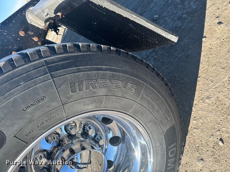 image for item EA2025 2020 Kenworth T880 semi truck