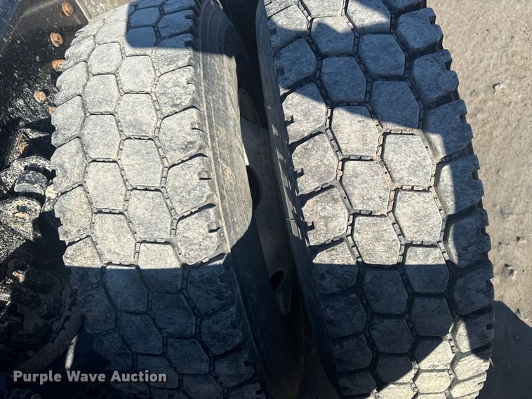 image for item EA2025 2020 Kenworth T880 semi truck