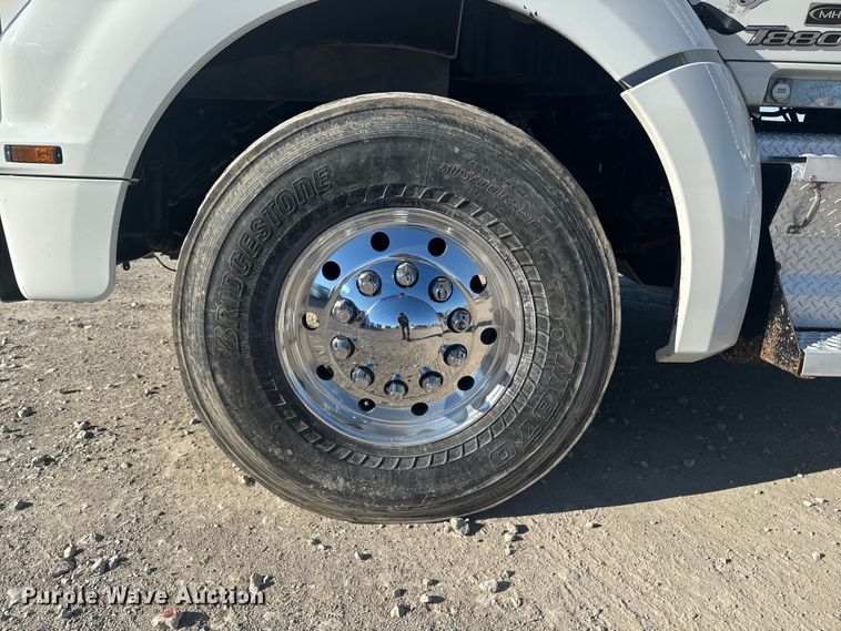 image for item EA2025 2020 Kenworth T880 semi truck