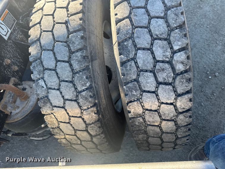 image for item EA2025 2020 Kenworth T880 semi truck