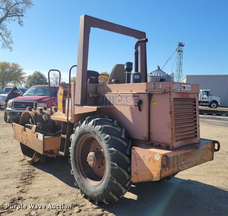 image for item EA2710 1991 Case W 602 BPDB single drum vibratory roller