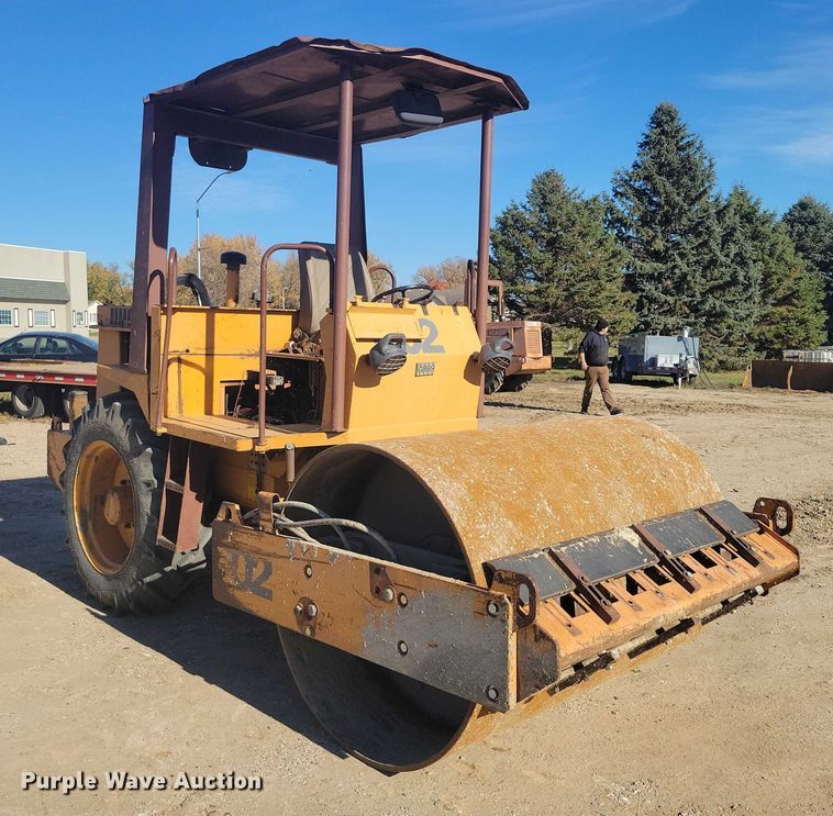 image for item EA2711 Case W 602 BPD single drum vibratory roller