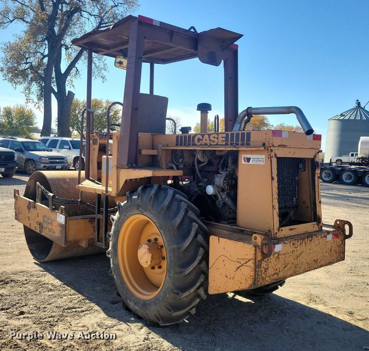 image for item EA2711 Case W 602 BPD single drum vibratory roller