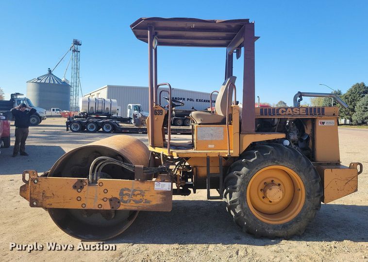 image for item EA2711 Case W 602 BPD single drum vibratory roller