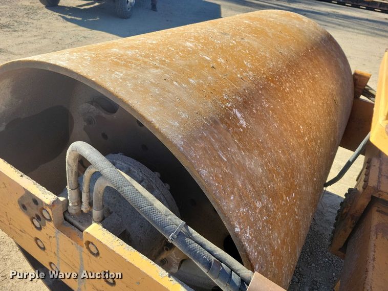 image for item EA2711 Case W 602 BPD single drum vibratory roller