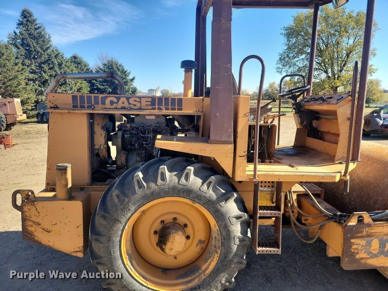 image for item EA2711 Case W 602 BPD single drum vibratory roller