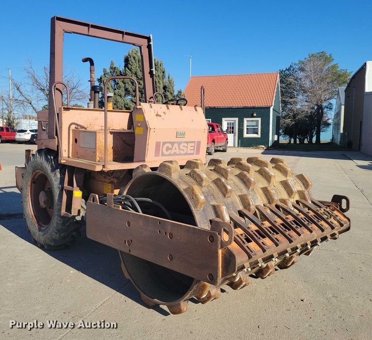 image for item EA2712 1991 Case W 602 BPD single drum vibratory roller