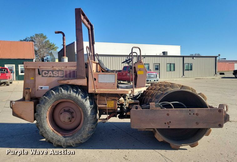 image for item EA2712 1991 Case W 602 BPD single drum vibratory roller