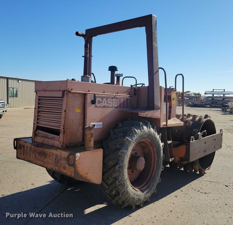 image for item EA2712 1991 Case W 602 BPD single drum vibratory roller