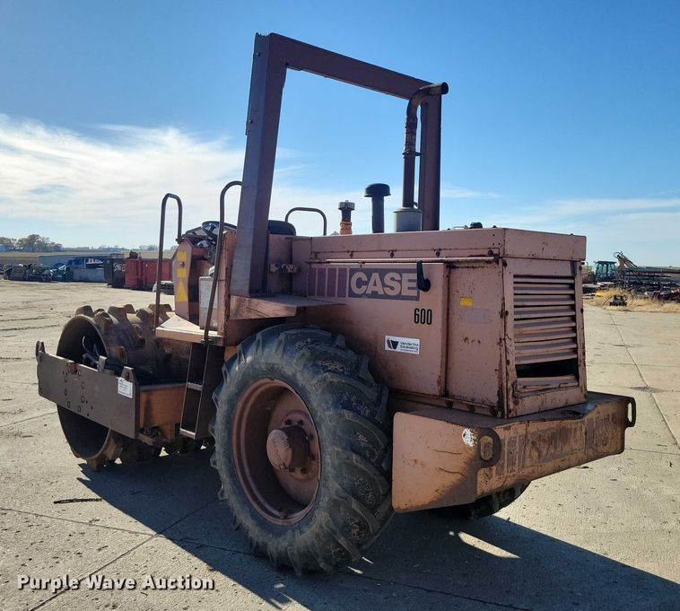 image for item EA2712 1991 Case W 602 BPD single drum vibratory roller