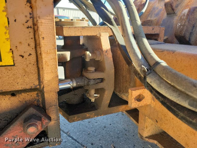 image for item EA2712 1991 Case W 602 BPD single drum vibratory roller