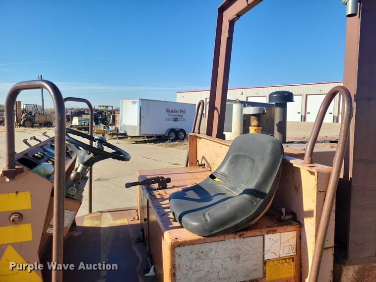 image for item EA2712 1991 Case W 602 BPD single drum vibratory roller