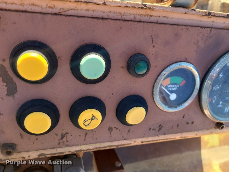 image for item EA2712 1991 Case W 602 BPD single drum vibratory roller