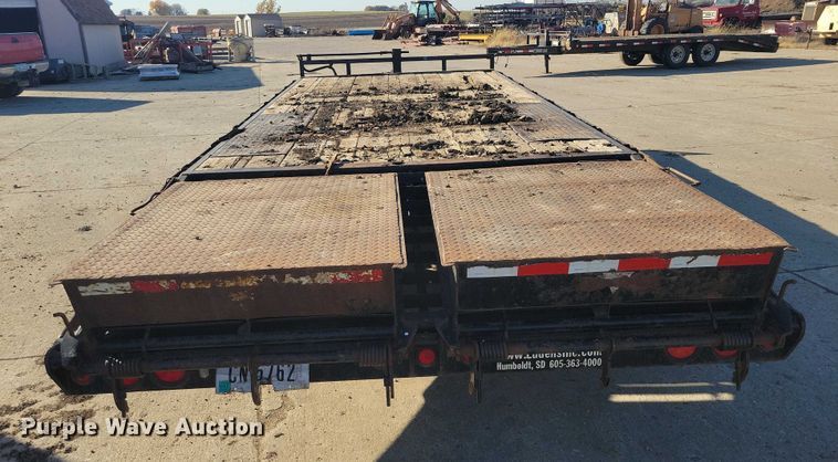 image for item EA2713 2015 PJ F8202 equipment trailer
