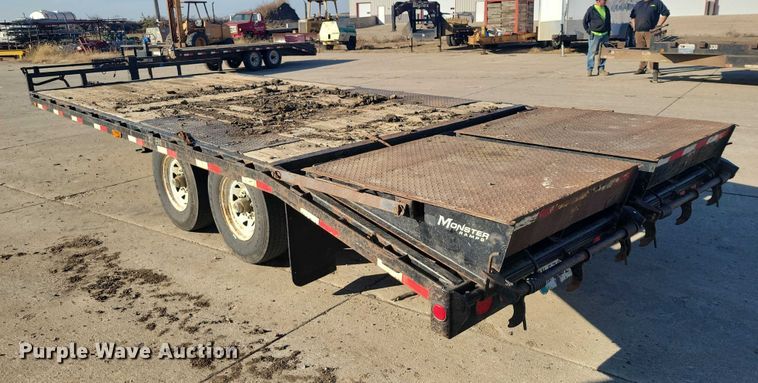 image for item EA2713 2015 PJ F8202 equipment trailer