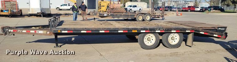 image for item EA2713 2015 PJ F8202 equipment trailer