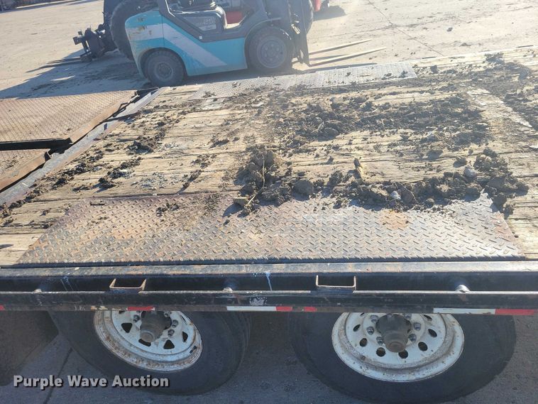 image for item EA2713 2015 PJ F8202 equipment trailer