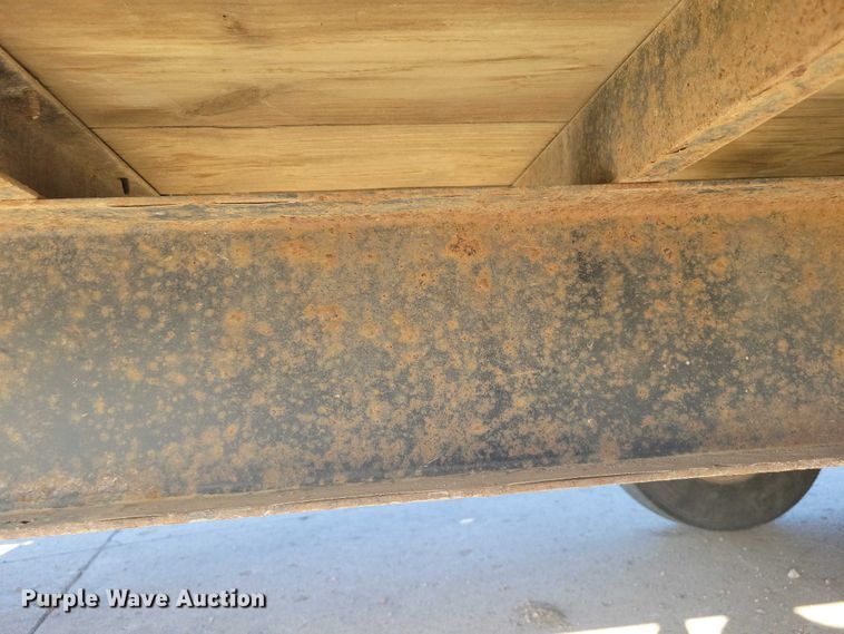 image for item EA2713 2015 PJ F8202 equipment trailer