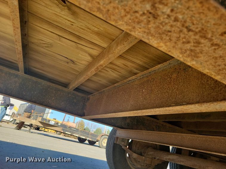 image for item EA2713 2015 PJ F8202 equipment trailer