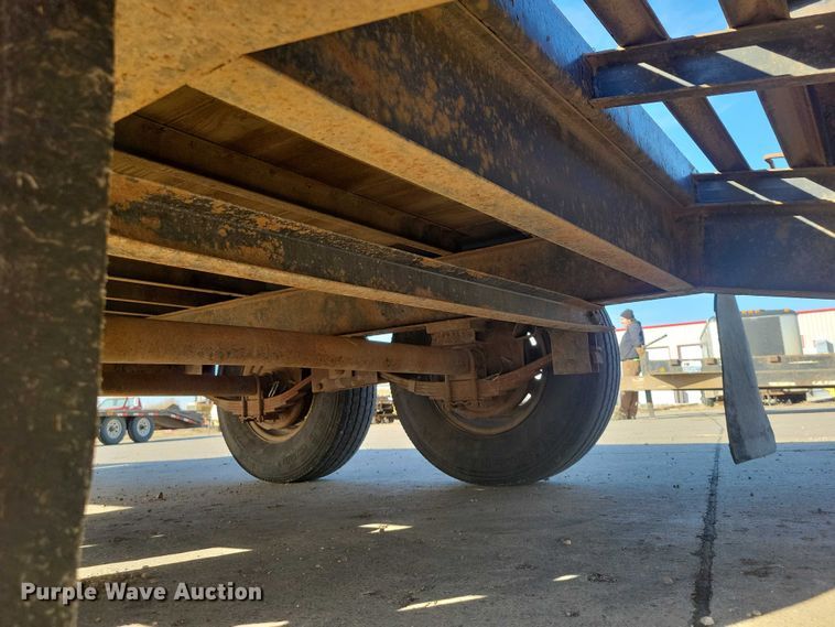 image for item EA2713 2015 PJ F8202 equipment trailer