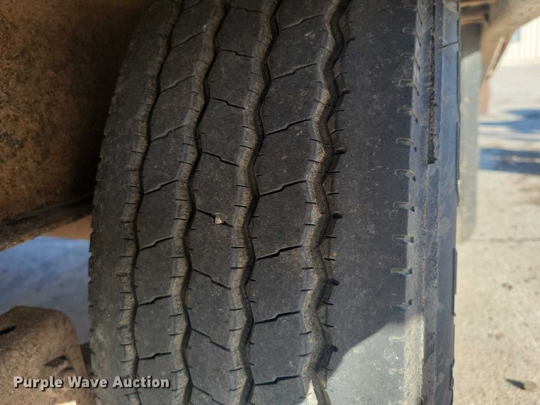 image for item EA2713 2015 PJ F8202 equipment trailer