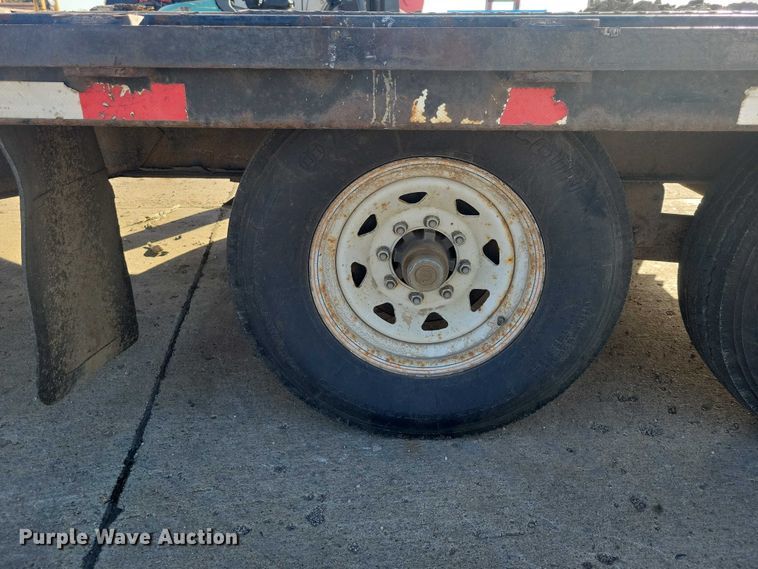 image for item EA2713 2015 PJ F8202 equipment trailer