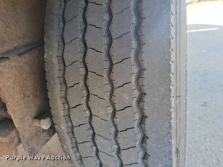 image for item EA2713 2015 PJ F8202 equipment trailer