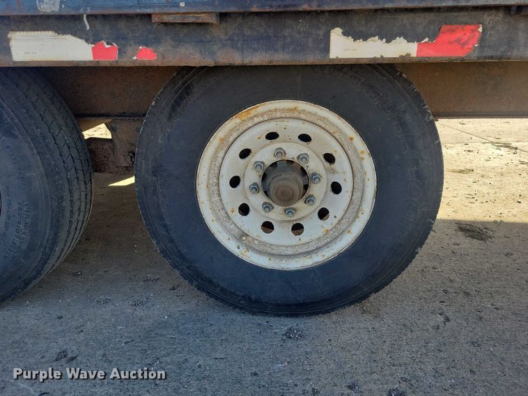 image for item EA2713 2015 PJ F8202 equipment trailer