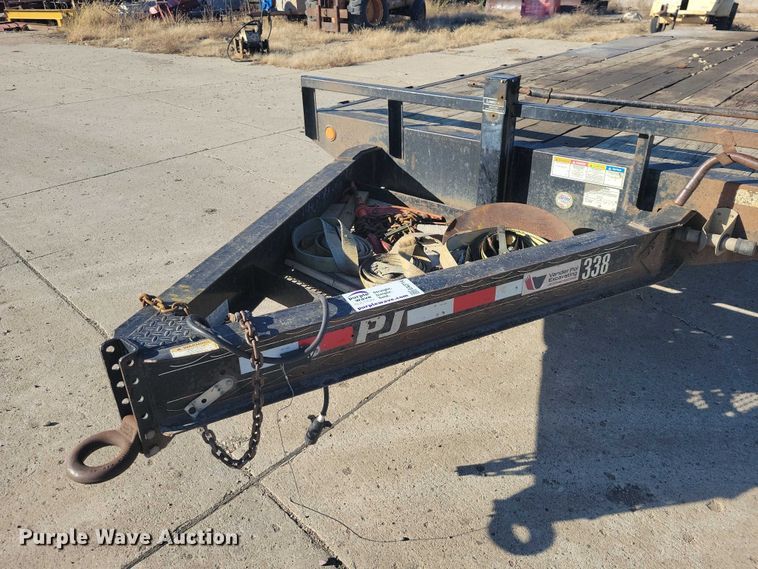 image for item EA2714 2018 PJ F8202 equipment trailer