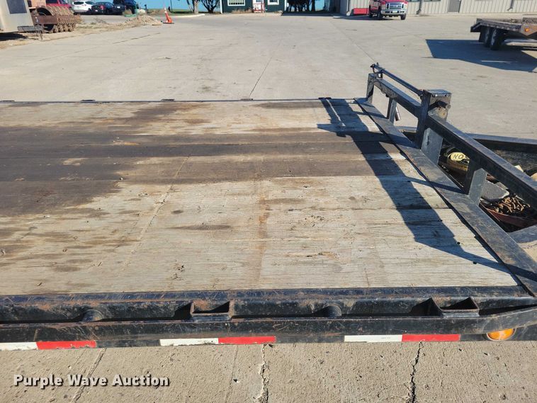 image for item EA2714 2018 PJ F8202 equipment trailer