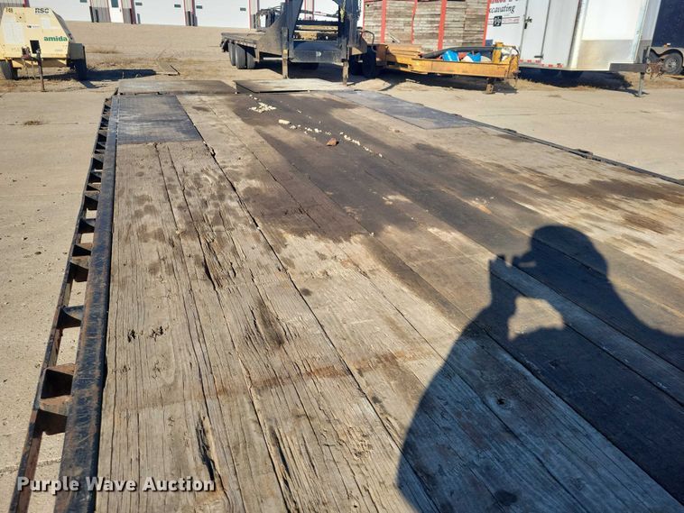 image for item EA2714 2018 PJ F8202 equipment trailer