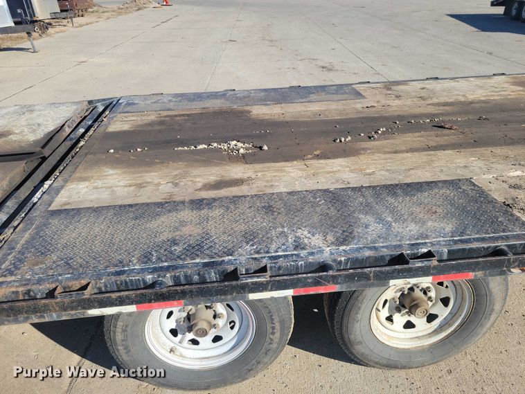 image for item EA2714 2018 PJ F8202 equipment trailer