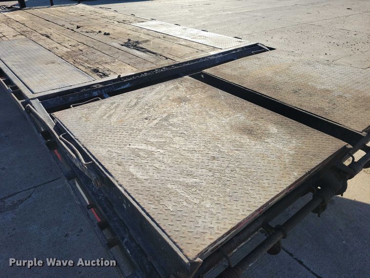 image for item EA2714 2018 PJ F8202 equipment trailer