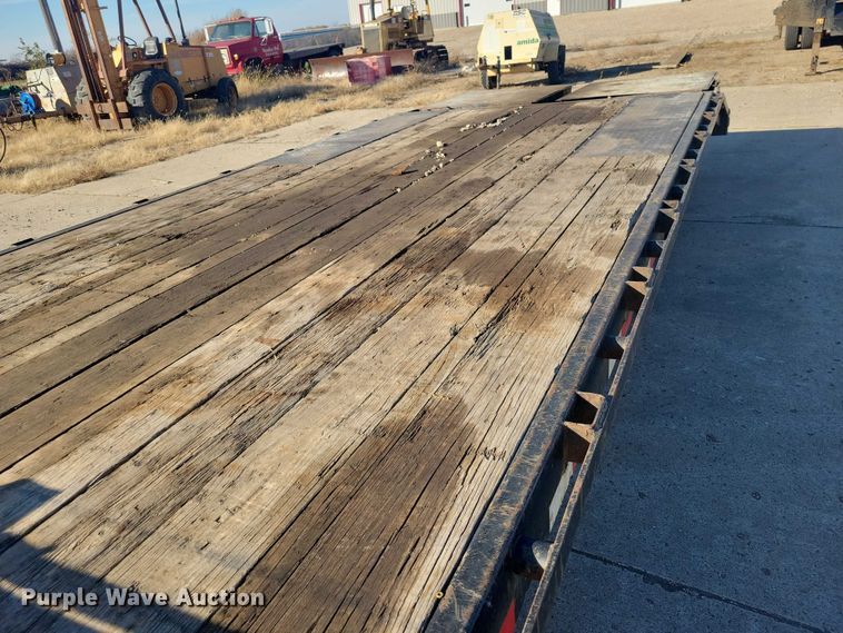 image for item EA2714 2018 PJ F8202 equipment trailer