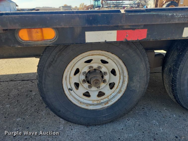 image for item EA2714 2018 PJ F8202 equipment trailer