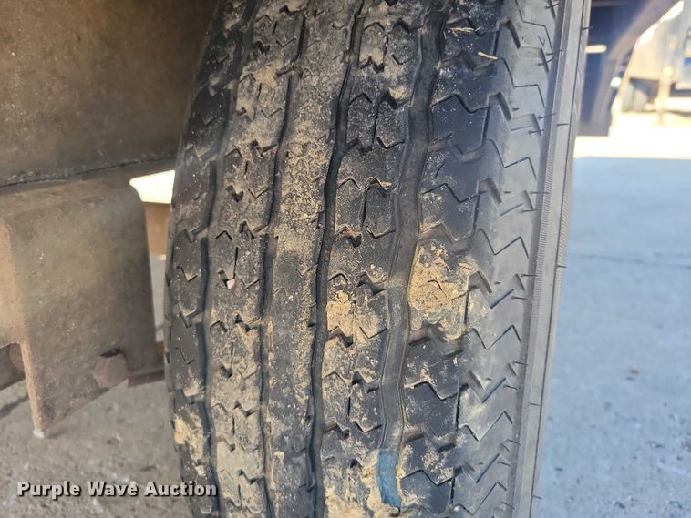 image for item EA2714 2018 PJ F8202 equipment trailer