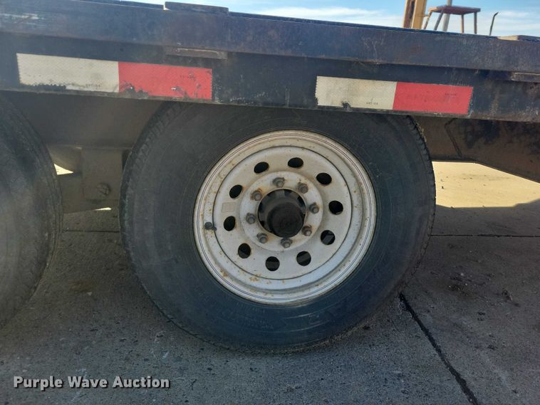 image for item EA2714 2018 PJ F8202 equipment trailer