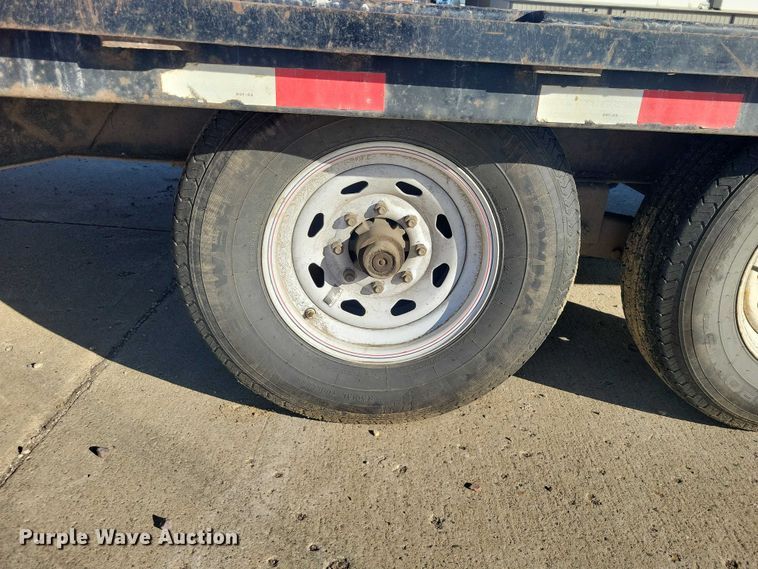 image for item EA2714 2018 PJ F8202 equipment trailer